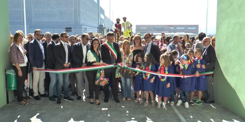 Risultati immagini per SALA CONSILINA NUOVA SCUOLA FONTI INAUGURAZIONE