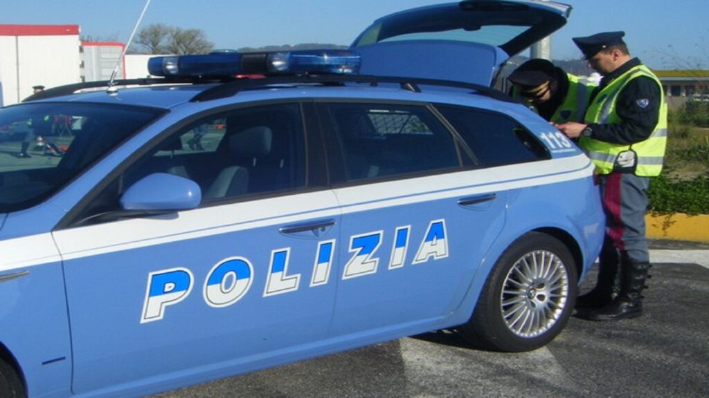 Risultati immagini per polizia stradale vallo della lucania