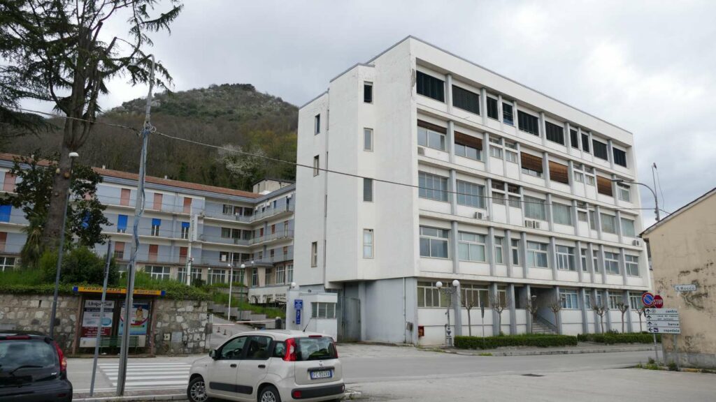 Emergenza coronavirus, Sant'Arsenio "candida" il suo ospedale ...