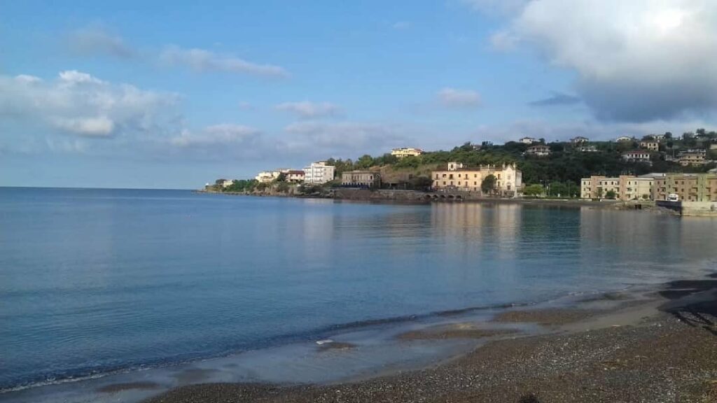 Criticità nel mare di Sapri, scatta divieto di balneazione – Info ...