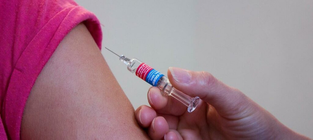 Vaccinazione antinfluenzale: perché è ancora più importante farla | Auxologico