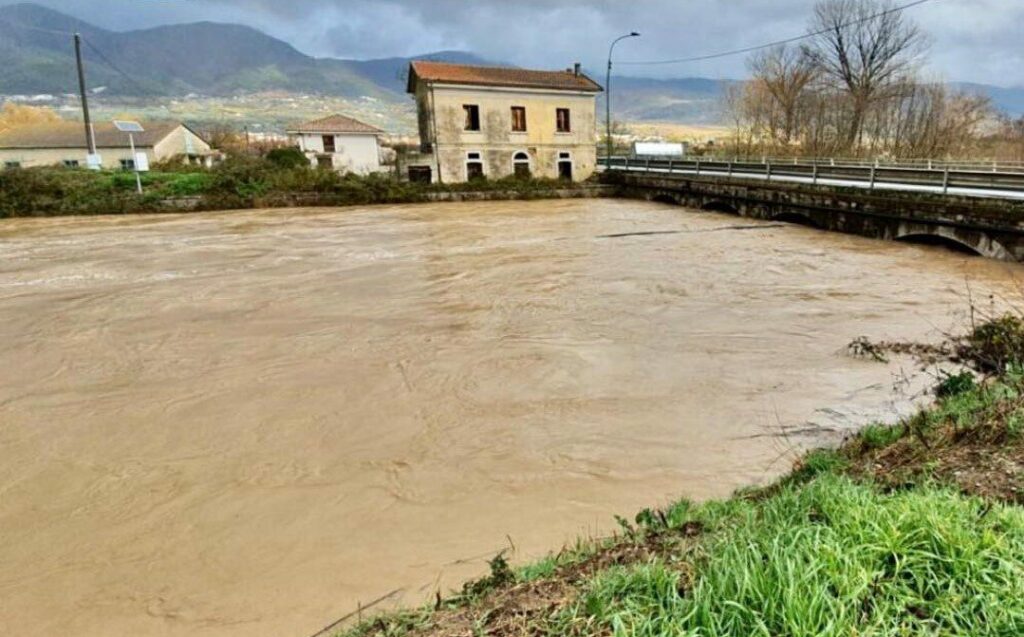 Esondazioni e criticità fiume Tanagro, interrogazione di Pellegrino in Regione - Giornale del Cilento